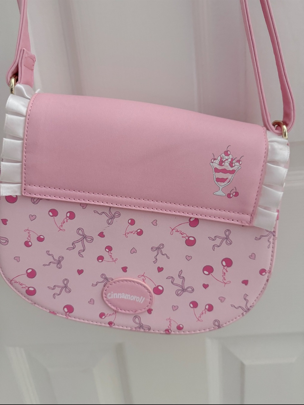 Sanrio Pink Ruffle Crossbody Bag with Character Applique - Picture 2 of 4